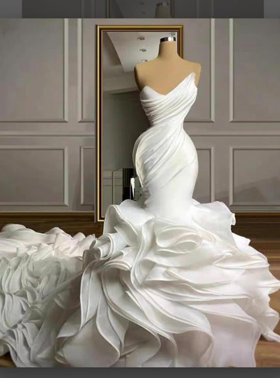 Elegant Mermaid Strapless Organza Wedding Dresses With Tiered Piping