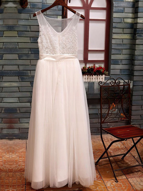 A-Line Satin Tulle Wedding Dress with Appliques Lace and Scoop Neck