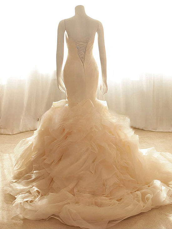 Trumpet/Mermaid Sweetheart Tulle Court Train Wedding Dresses With Tiered