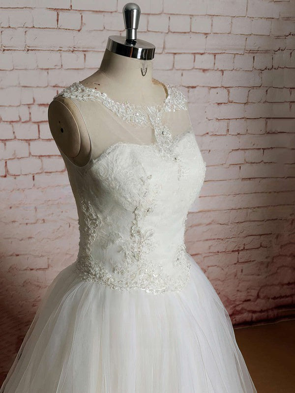 Elegant Ball Gown Wedding Dress with Illusion Tulle and Appliques Lace