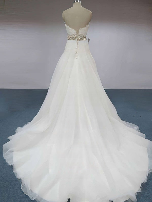 Lace Appliques Sweetheart Ball Gown Wedding Dress with Court Train