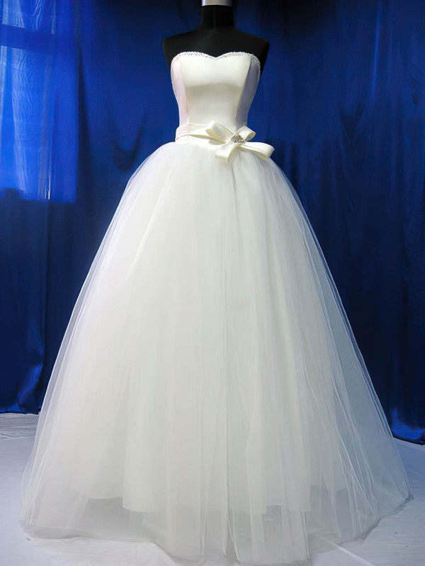 Sweetheart Ball Gown Wedding Dresses with Bow and Tulle Floor-length