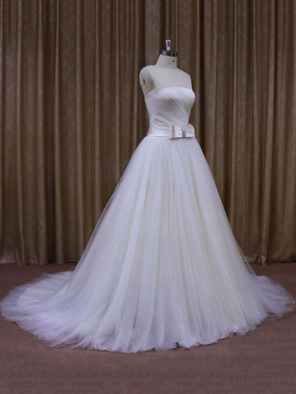 Sweetheart Tulle Chapel Train Ball Gown Wedding Dress with Sashes/Ribbons