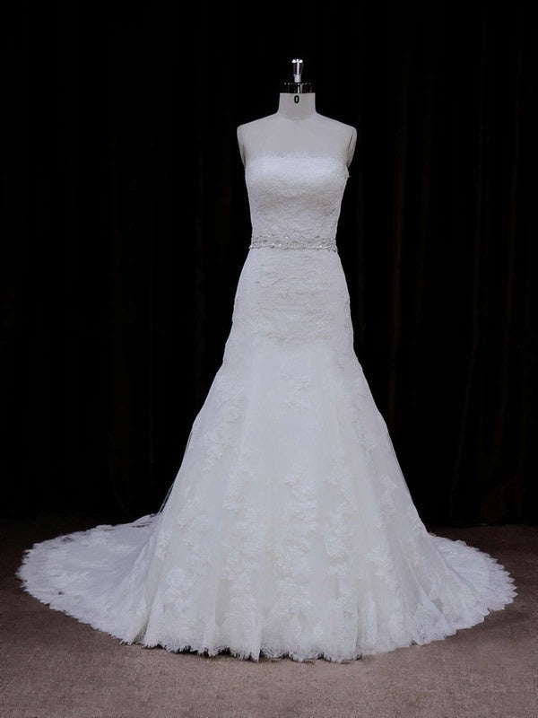 Trumpet/Mermaid Straight Tulle Chapel Train Wedding Dress with Beading