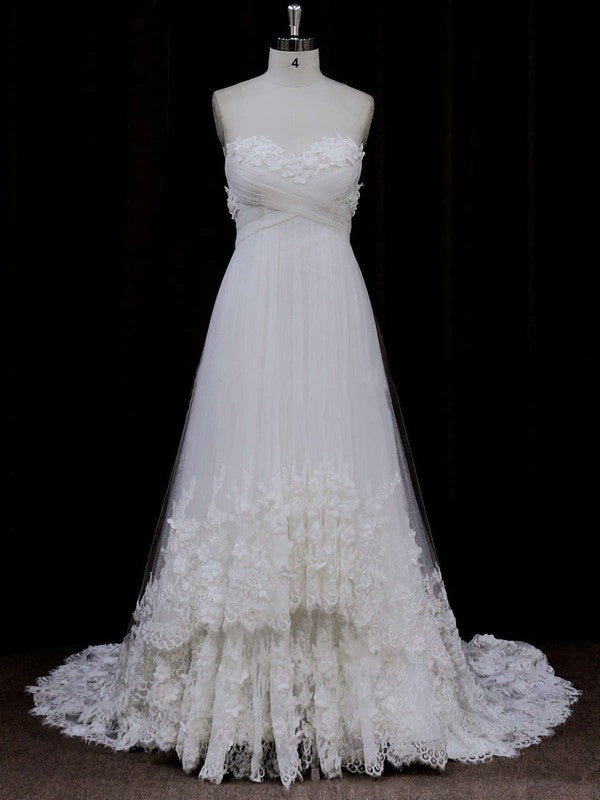 Elegant Sweetheart Court Train Wedding Gown with Appliques Lace and Tulle