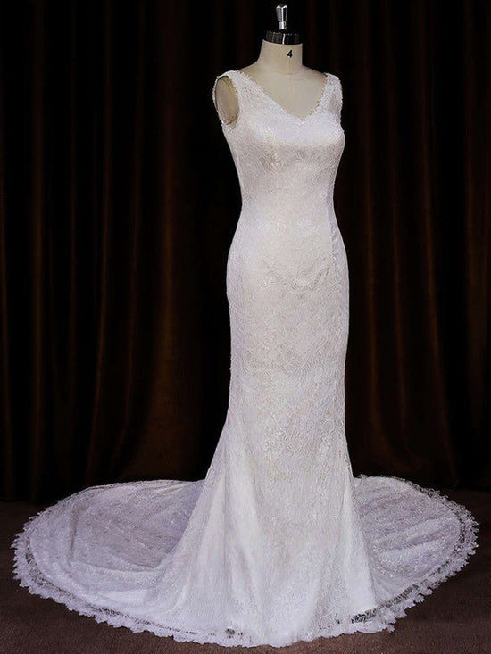 Elegant Trumpet/Mermaid V-neck Lace Chapel Train Wedding Dress With Buttons