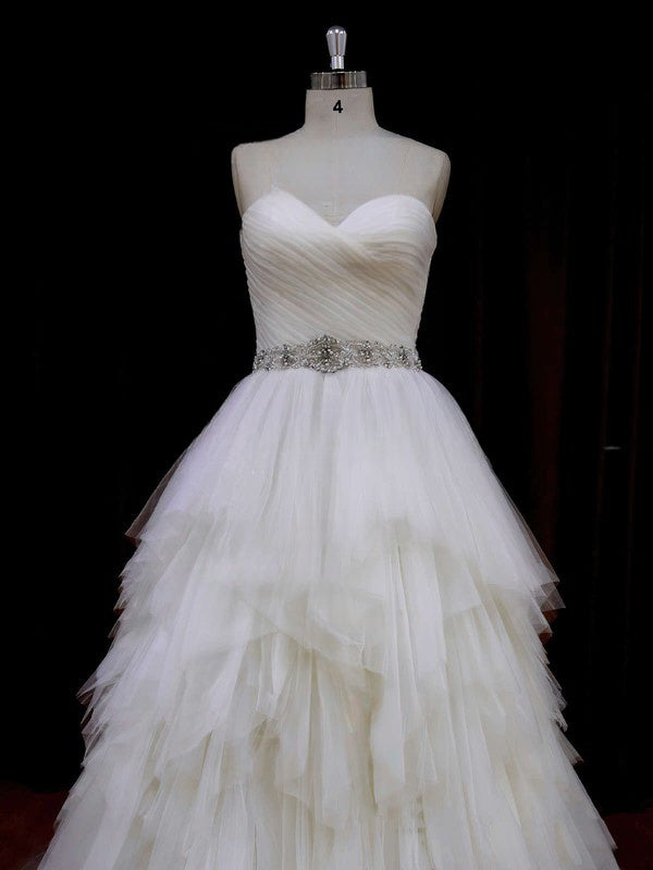 Gorgeous Sweetheart Ball Gown Wedding Dress with Tiered Tulle Court Train