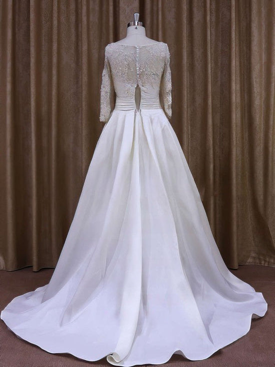 Glamorous Ball Gown Illusion Taffeta Court Train Wedding Dress With Appliques and Lace