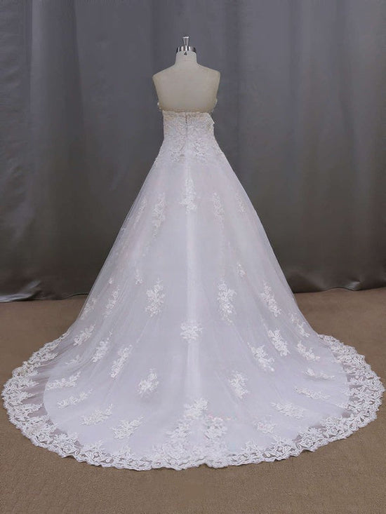 Glamorous Ball Gown Sweetheart Tulle Court Train Wedding Dress with Beading