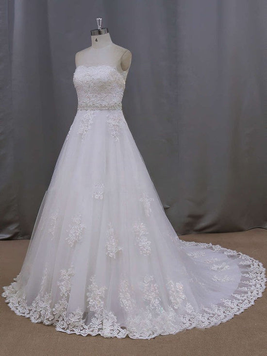 Glamorous Ball Gown Sweetheart Tulle Court Train Wedding Dress with Beading