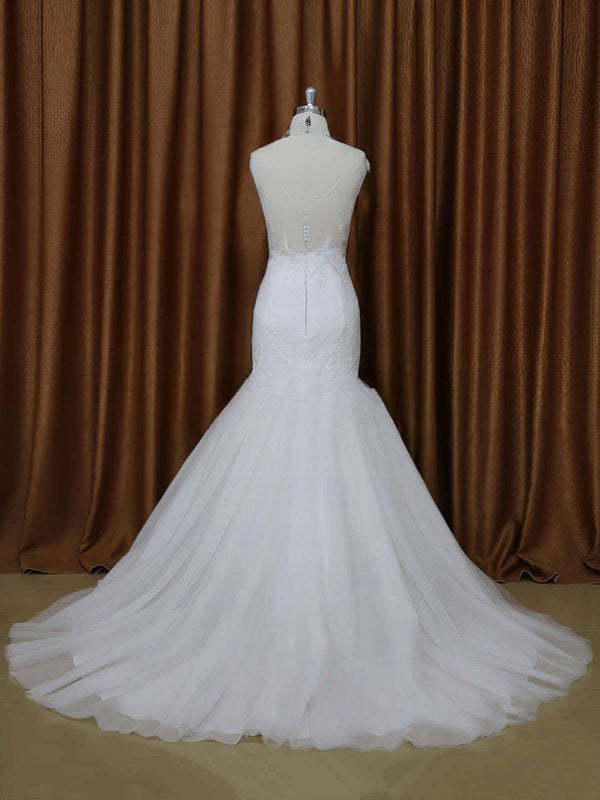 Elegant Trumpet/Mermaid V-neck Tulle Court Train Wedding Dress with Appliques Lace