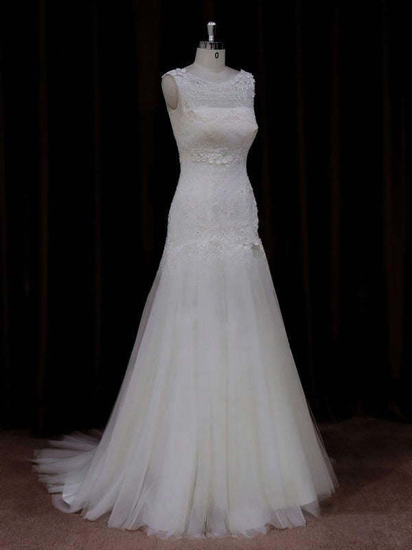 Stunning Tulle Mermaid Illusion Trumpet Wedding Dress with Appliques and Lace