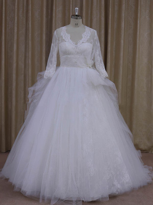 V-neck Tulle Ball Gown Wedding Dress With Appliques Lace and Sweep Train