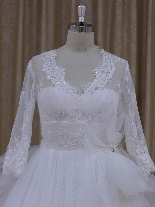 V-neck Tulle Ball Gown Wedding Dress With Appliques Lace and Sweep Train