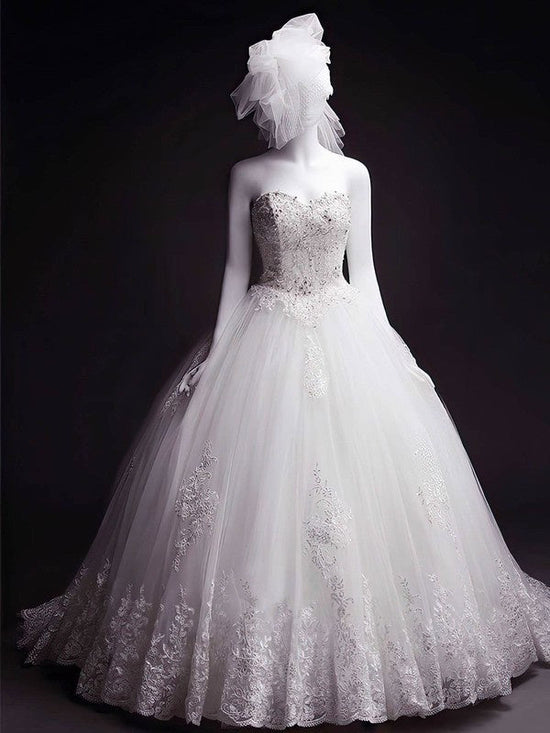 Elegant Sweetheart Tulle Ball Gown Wedding Dress with Appliques Lace