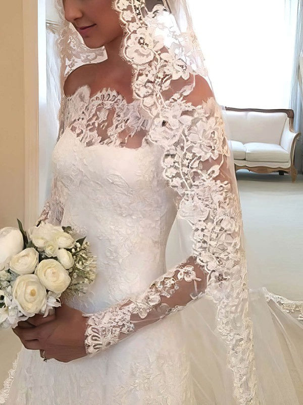 Elegant A-line Off-the-shoulder Wedding Dresses With Tulle Sweep Train and Appliques Lace