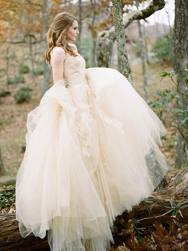 Gorgeous Ball Gown Illusion Tulle Wedding Dress with Appliques Lace and Sweep Train