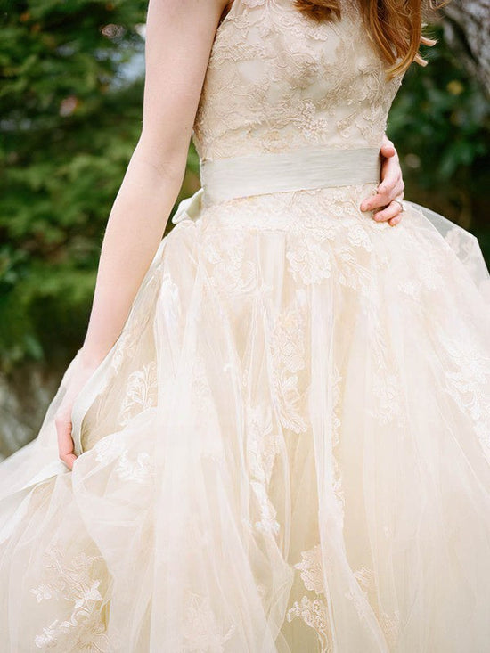 Gorgeous Ball Gown Illusion Tulle Wedding Dress with Appliques Lace and Sweep Train