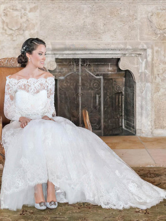 A-line Off-the-shoulder Tulle Court Train Wedding Dress with Appliques Lace