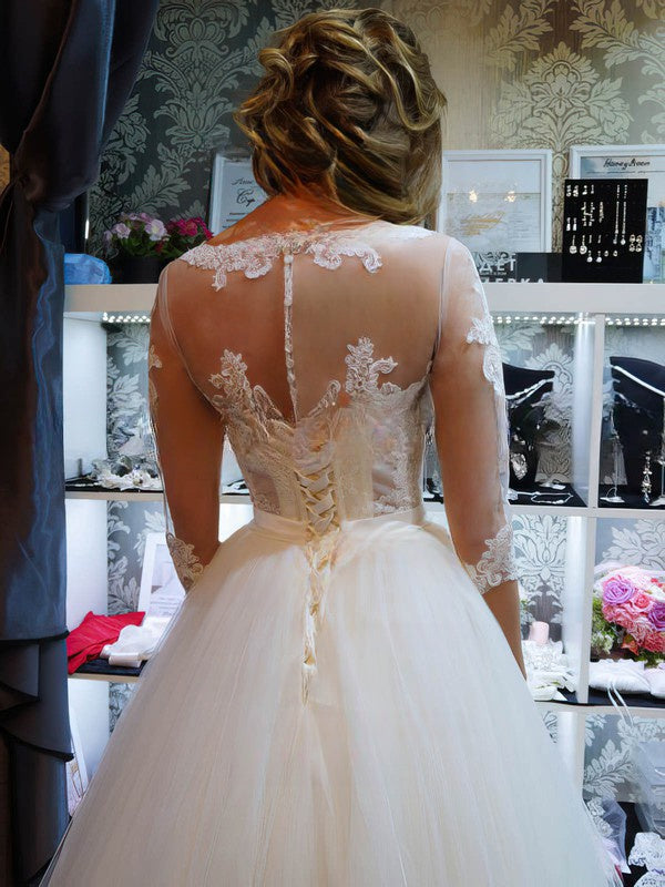 Illusion Tulle Floor-length Wedding Dress with Appliques Lace