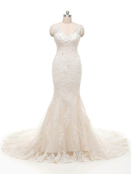 V-neck Trumpet/Mermaid Tulle Wedding Dress With Lace Appliques and Court Train
