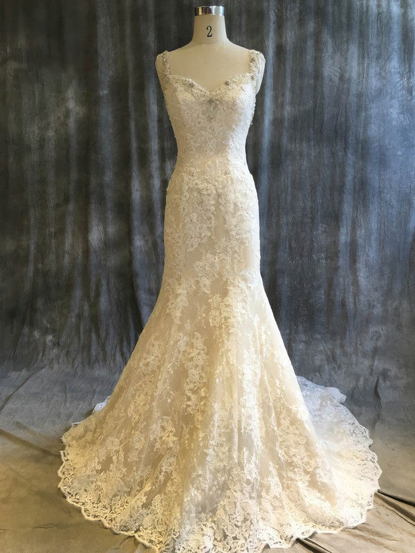 Beautiful Beading V-neck Trumpet/Mermaid Lace Tulle Wedding Dress