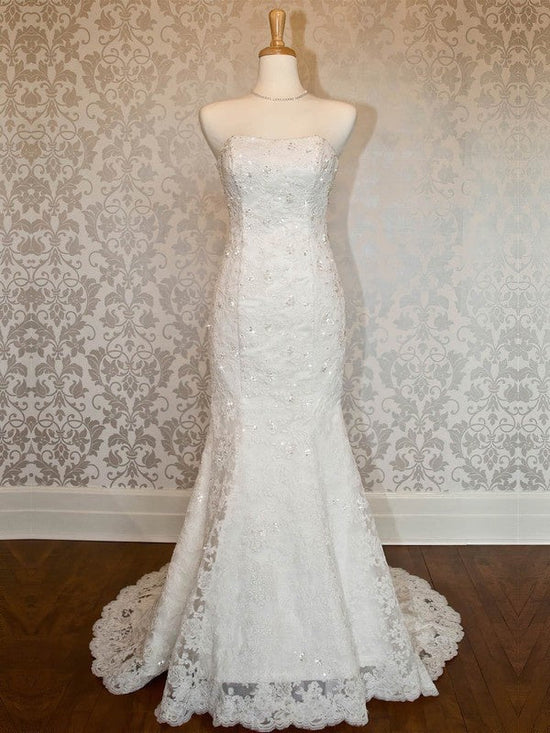 Glamorous Trumpet/Mermaid Straight Lace Sweep Train Wedding Dress with Sequins