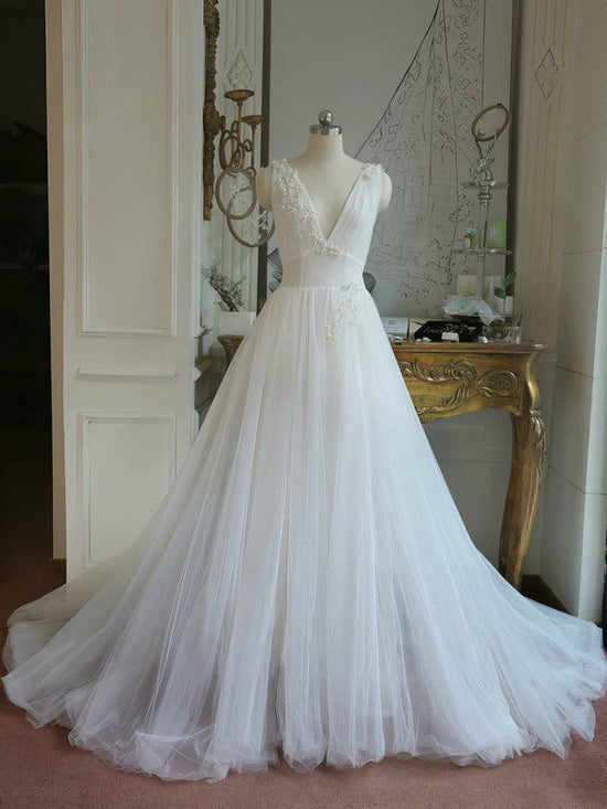 V-neck Tulle Sweep Train Wedding Dress with Appliques Lace for Ball Gown Look