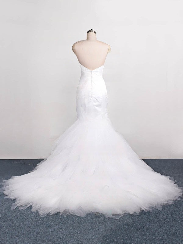 Beautiful Trumpet/Mermaid Sweetheart Tulle Sweep Train Wedding Dresses With Beading