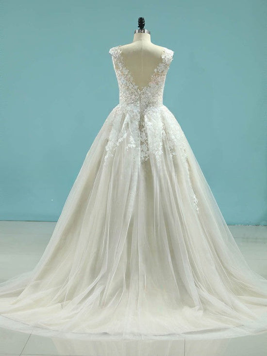 Elegant V-neck Appliques Lace Ball Gown Wedding Dress