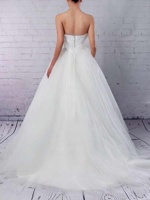 Sweetheart Tulle Sweep Train Wedding Dress with Sashes/Ribbons