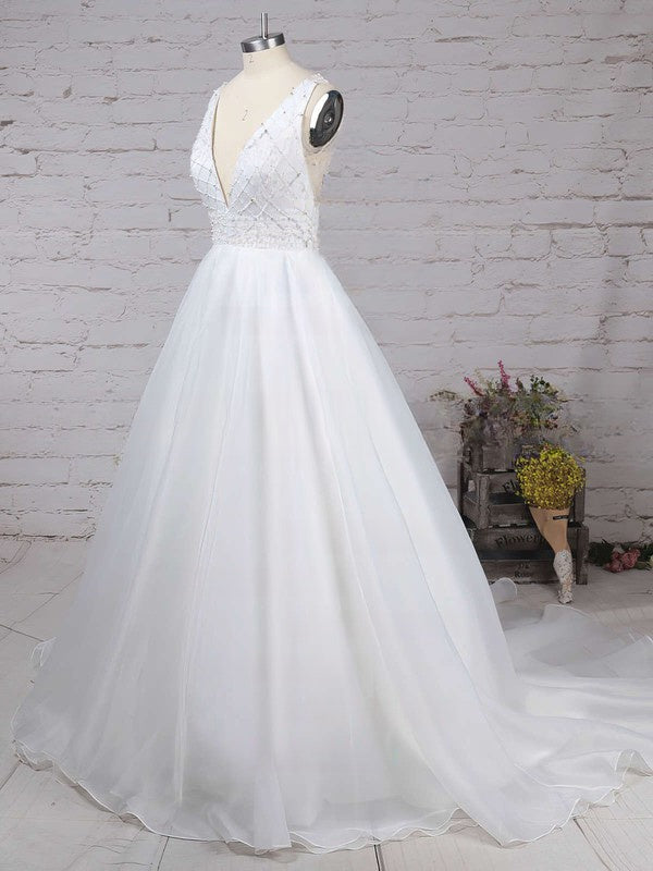 Organza Ball Gown V-neck Wedding Dress With Pockets and Sweep Train