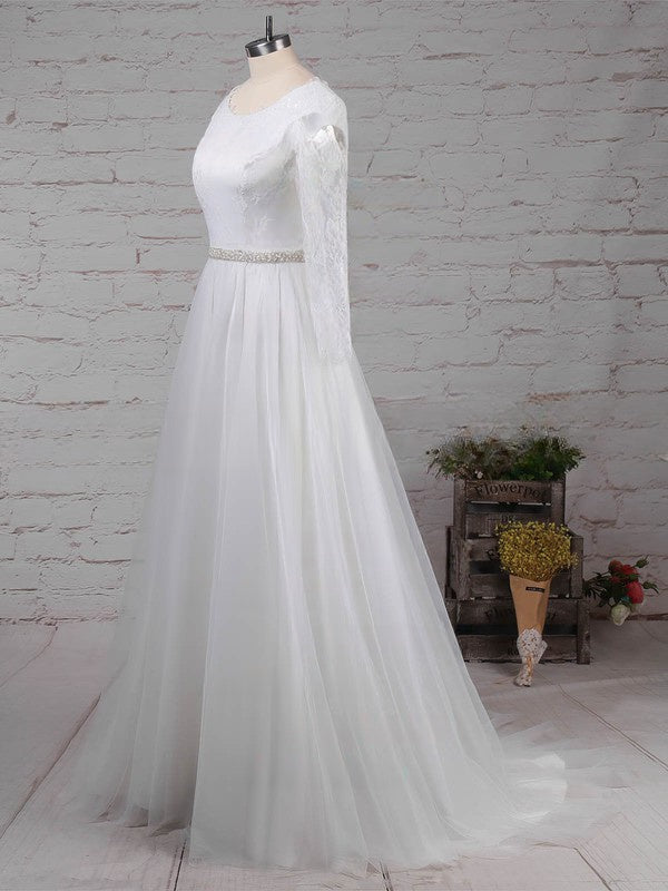 Gorgeous Lace Tulle Ball Gown Wedding Dress With Beading and Scoop Neckline