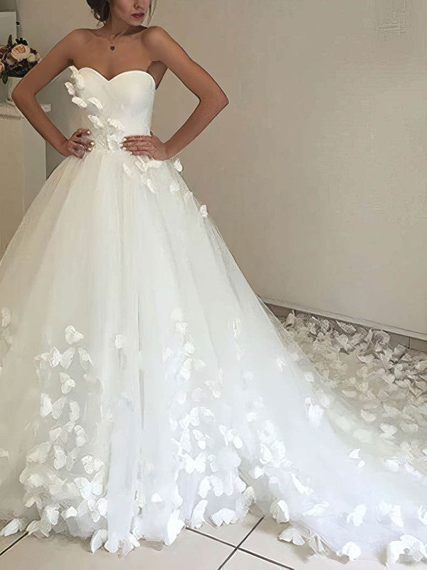 Gorgeous Sweetheart Tulle Chapel Train Wedding Dress with Flower(s)