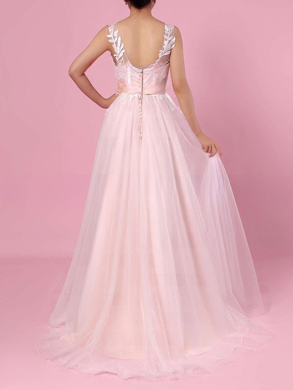 V-neck Tulle Ball Gown With Appliques Lace Sweep Train Wedding Dresses