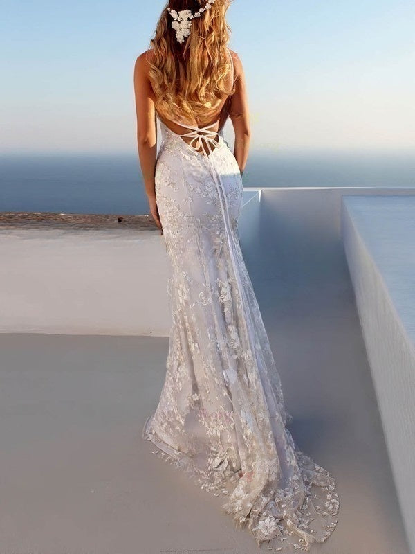 V-Neck Lace Trumpet/Mermaid Wedding Dress with Sweep Train