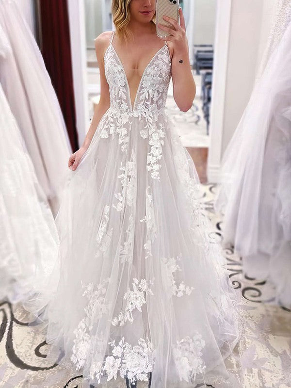 V-neck Tulle Sweep Train Wedding Dress With Appliques Lace