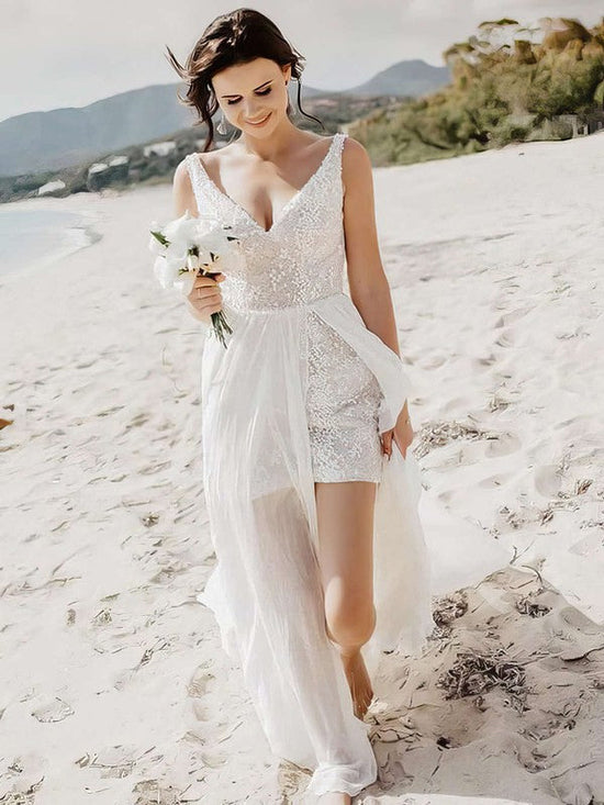 Stunning Sheath/Column V-neck Tulle Lace Floor-length Wedding Dress