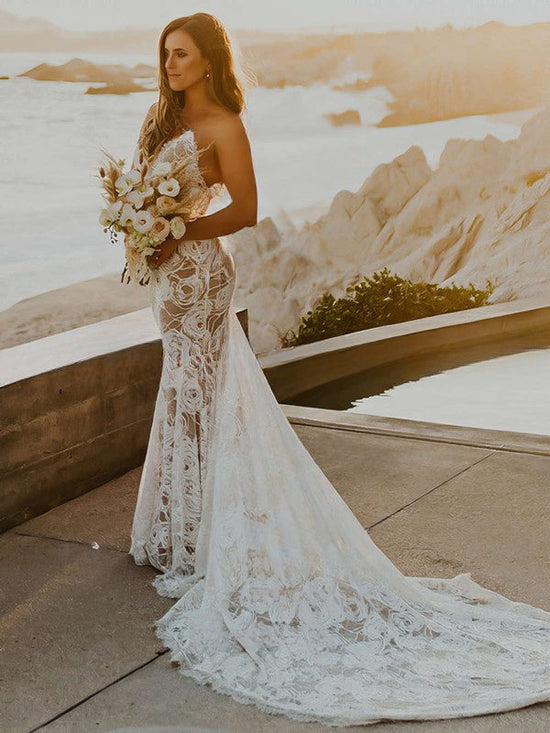 V-neck Lace Court Train Wedding Dress with Trumpet/Mermaid Skirt