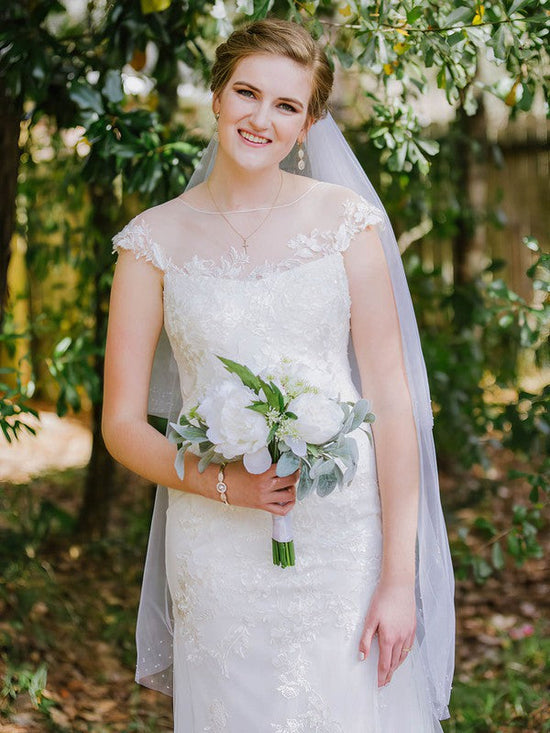 Elegant Sheath/Column Illusion Tulle Court Train Wedding Dresses with Appliques Lace