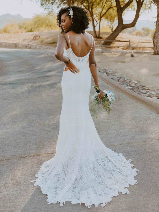 V-neck Lace Trumpet/Mermaid Wedding Dress with Sweep Train