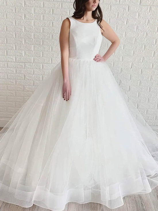 Tulle Court Train Wedding Dress with Scoop Neck Ball Gown