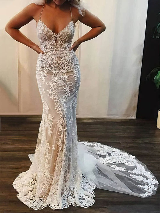 V-Neck Lace Trumpet/Mermaid Wedding Dress with Appliques and Sweep Train