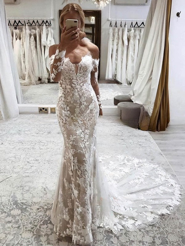 Timeless Elegance in Trumpet/Mermaid Off-the-shoulder Lace Sweep Train Wedding Dresses With Appliques Lace