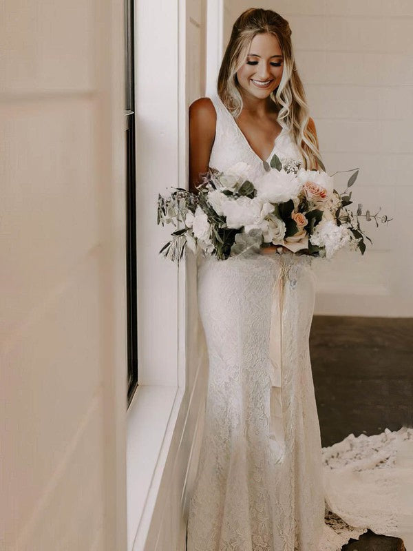 V-neck Lace Trumpet/Mermaid Wedding Dress with Sweep Train