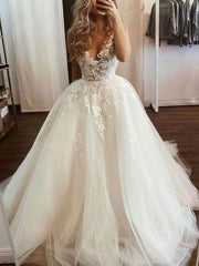 Gorgeous V-neck Tulle Ball Gown Wedding Dress with Appliques Lace