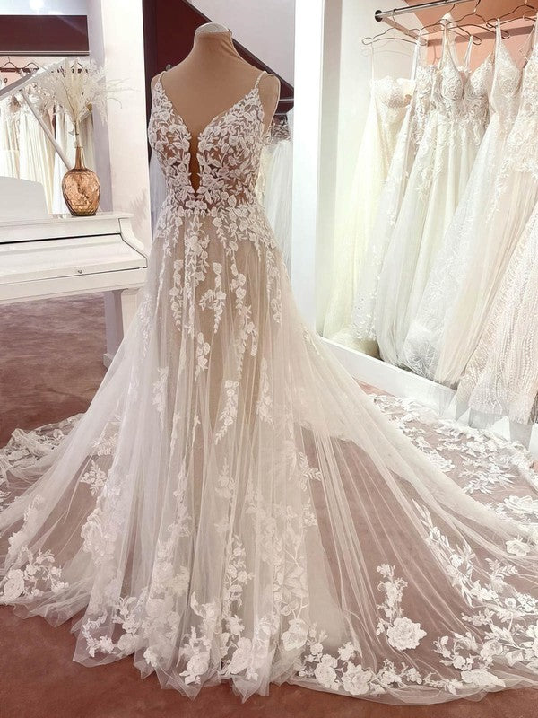 V-neck Tulle Court Train Wedding Dresses With Appliques Lace for a Ball Gown Look