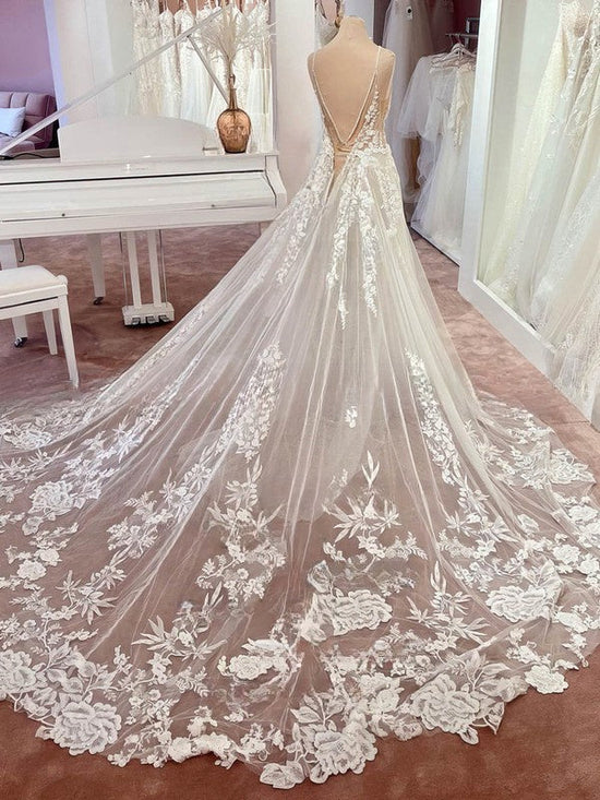 V-neck Tulle Court Train Wedding Dresses With Appliques Lace for a Ball Gown Look