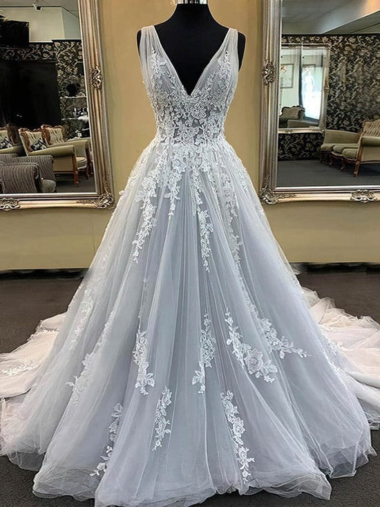 V-neck Tulle Ball Gown Wedding Dress With Appliques Lace Sweep Train