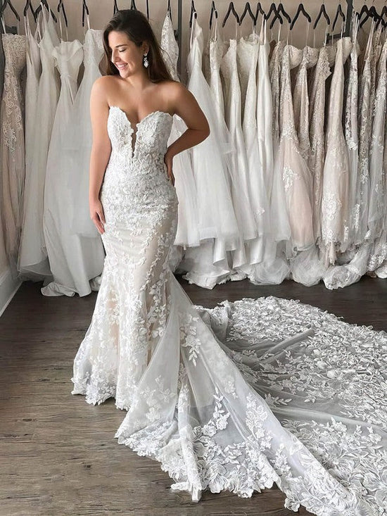 Mermaid V-neck Tulle Wedding Dress with Appliques Lace